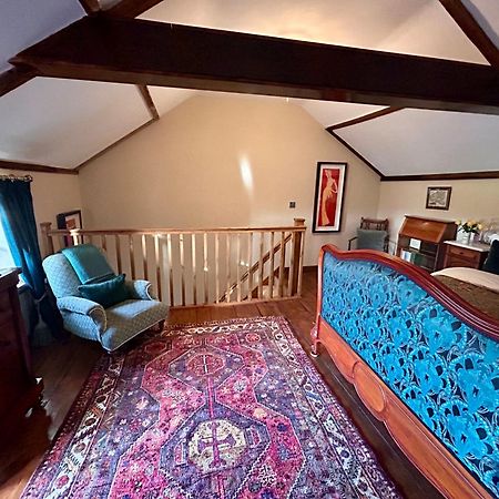Charming Country Cottage With Oak Beams In Historic Setting, Brecon Beacons Retreat Llangadog ภายนอก รูปภาพ